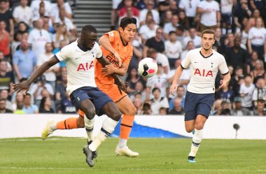 LONDON, ENGLAND - 25 Ağustos 2019: Tottenham Hotspur FC ile Newcastle United FC arasında Tottenham Hotspur Stadyumu 'nda oynanan 2019 / 20 Premier League maçı sırasında çekilmiştir..