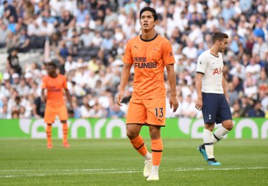 LONDON, ENGLAND - 25 AĞUSTOS 2019: Newcastle 'dan Yoshinori Muto Tottenham Hotspur FC ile Newcastle United FC arasında oynanan 2019 / 20 Premier League maçı sırasında Tottenham Hotspur Stadyumu' nda çekilmiştir..