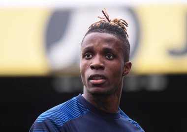 LONDON, ENGLAND - 31 AĞUSTOS 2019: Wilfried Zaha of Palace 2019 / 20 Premier League maçı öncesinde Selhurst Park 'taki Crystal Palace FC ve Aston Villa FC arasında çekilmiştir..