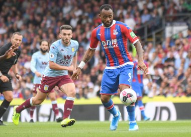LONDON, ENGLAND - 31 AĞUSTOS 2019: Jordan Ayew of Palace 2019 / 20 Premier Lig maçı sırasında Selhurst Park 'taki Crystal Palace FC ve Aston Villa FC arasında çekilmiştir..