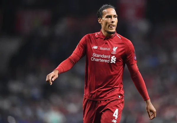 MADRID, İspanya - 1 Haziran 2019: Liverpool 'lu Virgil Van Dijk, Wanda Metropolitano' daki Tottenham Hotspur (İngiltere) ile Liverpool FC (İngiltere) arasındaki 2018 / 19 UEFA Şampiyonlar Ligi Finali sırasında çekilmiştir..