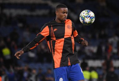 LONDON, ENGLAND - SEPTEMBER 17, 2019: Chelsea 'den Marc Guehi, Chelsea FC (İngiltere) ve Valencia CF (İspanya) arasında oynanan 2019 / 20 UEFA Şampiyonlar Ligi H Grubu maçı öncesinde çekilmiştir..