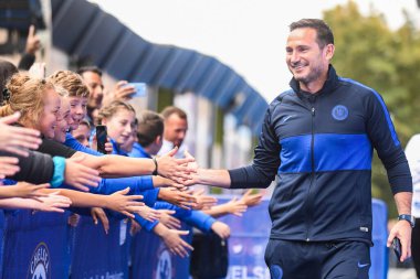 LONDON, ENGLAND - SEPTEMBER 22, 2019: Chelsea teknik direktörü Frank Lampard, Stamford Bridge 'deki Chelsea FC ve Liverpool FC arasında oynanan 2019 / 20 Premier League maçı için stadyuma geldi..