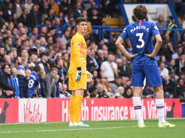 LONDON, ENGLAND - SEPTEMBER 22, 2019: Chelsea 'li Kepa Arrizabalaga, Chelsea FC ile Stamford Bridge' deki Liverpool FC arasında oynanan 2019 / 20 Premier Lig maçı sırasında çekilmiştir..