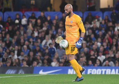 LONDON, ENGLAND - 25 EPTEMBER 2019: Chelsea 'li Willy Caballero, Stamford Bridge' deki Chelsea FC ile Grimsby Town FC arasında oynanan 2019 / 20 EFL Cup Round 3 karşılaşmasında çekilmiştir..