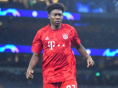 LONDON, ENGLAND - OCTOBER 1, 2019: Bayern 'den David Alaba, Tottenham Hotspur (İngiltere) ve Bayern Munchen (Almanya) arasında oynanan 2019 / 20 UEFA Şampiyonlar Ligi B Grubu maçı öncesinde Tottenham Hotspur Stadyumu' nda çekilmiştir..