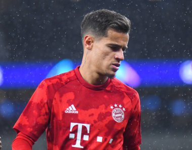 LONDON, ENGLAND - 1 Ekim 2019: Bayern 'li Philippe Coutinho Correia, Tottenham Hotspur FC (İngiltere) ve Bayern Munchen (Almanya) arasında oynanan 2019 / 20 UEFA Şampiyonlar Ligi B Grubu karşılaşması öncesinde Tottenham Hotspur Stadyumu' nda çekilmiştir..