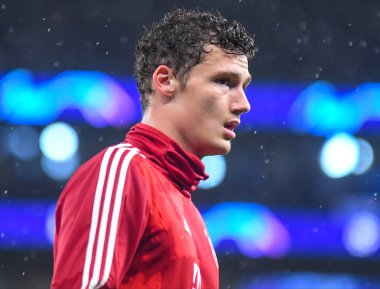 LONDON, ENGLAND - 1 OCTOBER 2019: Bayern 'li Benjamin Pavard, Tottenham Hotspur (İngiltere) ve Bayern Munchen (Almanya) arasında oynanan 2019 / 20 UEFA Şampiyonlar Ligi B Grubu maçı öncesinde Tottenham Hotspur Stadyumu' nda çekilmiştir..