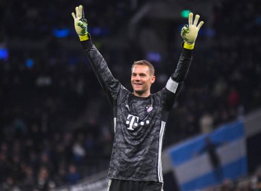 LONDON, ENGLAND - OCTOBER 1, 2019: Bayern 'den Manuel Neuer, Tottenham Hotspur FC (İngiltere) ve Bayern Munchen (Almanya) arasında oynanan 2019 / 20 UEFA Şampiyonlar Ligi B Grubu maçında attığı golü kutluyor.