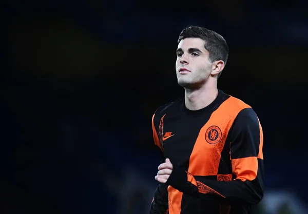 LONDON, ENGLAND - SEPTEMBER 17, 2019: Chelsea 'li Hristiyan Mate Pulisiç, Stamford Bridge' deki Chelsea FC (İngiltere) ve Valencia CF (İspanya) arasında oynanan 2019 / 20 UEFA Şampiyonlar Ligi H Grubu maçı öncesinde çekilmiştir..