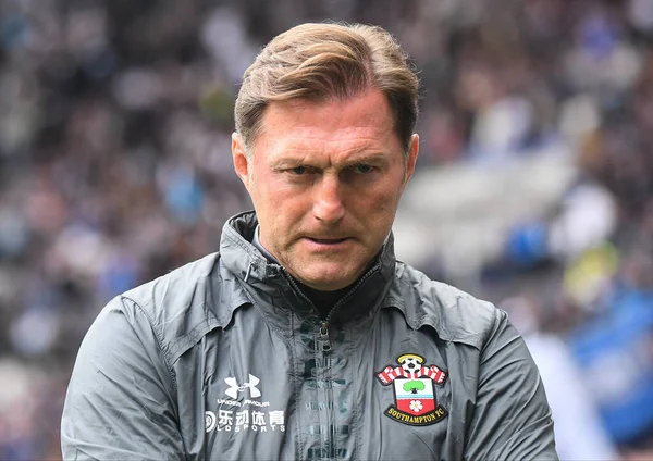 LONDON, ENGLAND - SEPTEMBER 28, 2019: Southampton Müdürü Ralph Hasenhuttl Tottenham Hotspur FC ile Southamtpon FC arasında oynanan 2019 / 20 Premier Lig maçı öncesinde Tottenham Hotspur Stadyumu 'nda çekilmiştir..