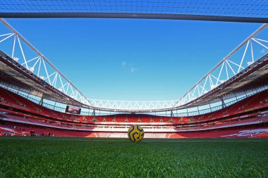 LONDON, ENGLAND - 18 Ocak 2020: Resmi maç topu Emirates Stadyumu 'nda Arsenal FC ile Sheffield United arasında oynanan 2019 / 20 Premier League maçı öncesinde çekilmiştir..