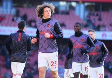 LONDON, ENGLAND - 18 Ocak 2020: Arsenal 'den David Luiz, Arsenal FC ile Sheffield United FC arasında oynanan 2019 / 20 Premier League maçı öncesinde Emirates Stadyumu' nda görüntülendi..