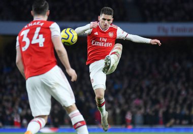 LONDON, ENGLAND - 18 Ocak 2020: Arsenal 'den Gabriel Martinelli, Arsenal FC ile Sheffield United FC arasında oynanan 2019 / 20 Premier League maçı sırasında Emirates Stadyumu' nda çekilmiştir..