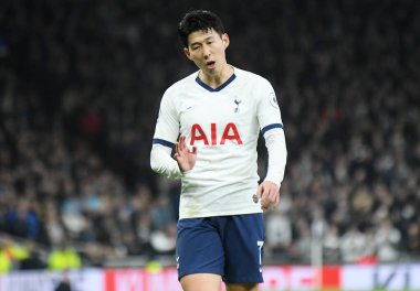 LONDON, ENGLAND - 2 Şubat 2020: Tottenham 'ın Heung-Min oğlu Tottenham Hotspur ile Manchester City arasında oynanan 2019 / 20 Premier Lig maçı sırasında Tottenham Hotspur Stadyumu' nda çekilmiştir..