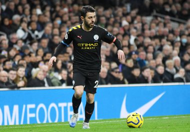 LONDON, ENGLAND - 2 Şubat 2020: Tottenham Hotspur ile Manchester City arasındaki 2019 / 20 Premier Lig maçı sırasında Tottenham Hotspur Stadyumu 'nda çekilmiş olan Bernando Silva.