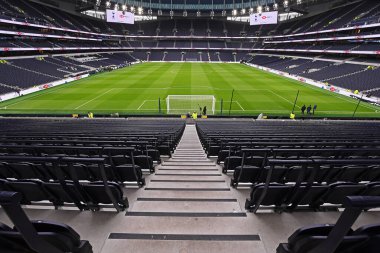 LONDON, ENGLAND - 2 Şubat 2020: Tottenham Hotspur Stadyumu 'nda Tottenham Hotspur ile Manchester City arasında oynanan 2019 / 20 Premier Lig maçı öncesinde çekilen yeni Tottenham Hotspur Stadyumu' nun genel görünümü.