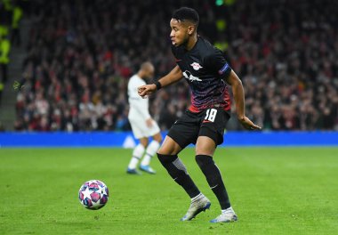 LONDON, ENGLAND - 19 Şubat 2020: Leipzig 'den Christopher Nkunku, Tottenham Hotspur FC ve RB Leipzig arasında oynanan 2019 / 20 UEFA Şampiyonlar Ligi 16. Raundunun ilk ayağı sırasında Tottenham Hotspur Stadyumu' nda çekilmiştir..