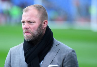 LONDON, ENGLAND - 22 Şubat 2020: Eidur Gudjohnsen, Stamford Bridge 'de Chelsea FC ve Tottenham Hotspur FC arasında oynanan 2019 / 20 Premier Lig maçı öncesinde çekilmiştir..