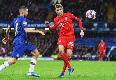 LONDON, ENGLAND - 26 Şubat 2020: Bayern 'li Thomas Muller, Stamford Bridge' de Chelsea FC ve Bayern Münih arasında oynanan 2019 / 20 UEFA Şampiyonlar Ligi 16..