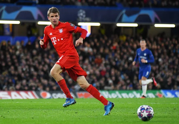 LONDON, ENGLAND - 26 Şubat 2020: Bayern 'li Thomas Muller, Stamford Bridge' de Chelsea FC ve Bayern Münih arasında oynanan 2019 / 20 UEFA Şampiyonlar Ligi 16..