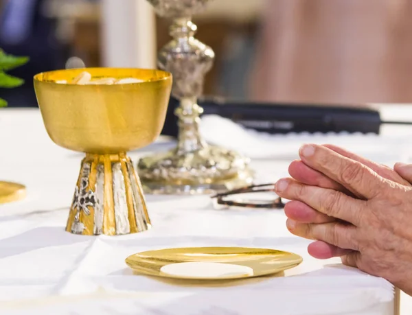 Das Heilige Brot Wird Während Der Messe Zum Leib Christi — Stockfoto