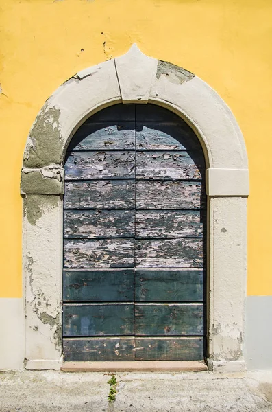 Porte Ancienne Avec Arche Bois Consommé Par Utilisation Bâtiment Historique — Photo