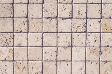 Bahçenizde ya da evinizin duvarlarını kapsayacak şekilde küçük sert taş çini