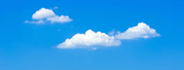 Helles Licht Erhellt Die Wolken Wie Sahne Blauen Himmel Symbol — Stockfoto