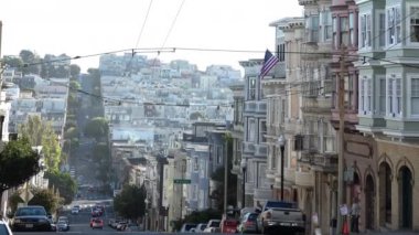 San Francisco Caddesi ve Kuzey Sahili 'ndeki Victoria mimarisi.
