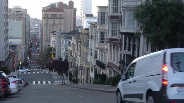 Lalu Lintas Jalan San Francisco Dan Arsitektur Victorian — Stok Video