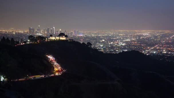 Die Skyline Von Los Angeles Bei Nacht Von Den Hügeln — Stockvideo