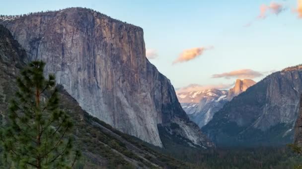 Capitan Στο Εθνικό Πάρκο Yosemite Valley Ηλιοβασίλεμα — Αρχείο Βίντεο