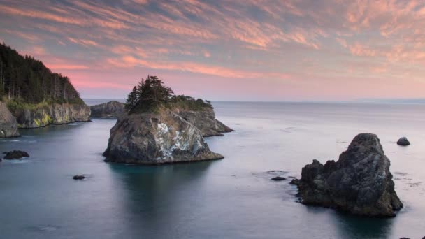 Cielo Del Atardecer Oregon Costa Mar Pila Isla — Vídeos de Stock