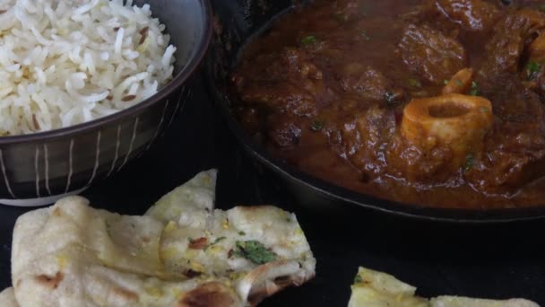 Indiase Geit Curry Met Naan — Stockvideo