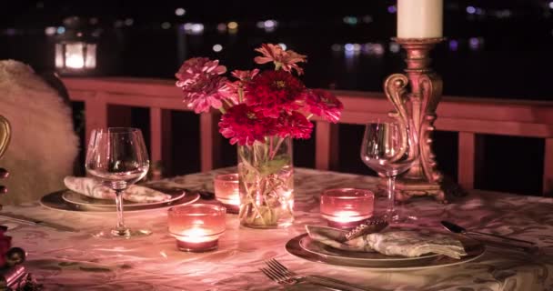Ρομαντικό Τραπέζι Νύχτα Για Fresco Τραπεζαρία Κάτω Από Αστέρια — Αρχείο Βίντεο