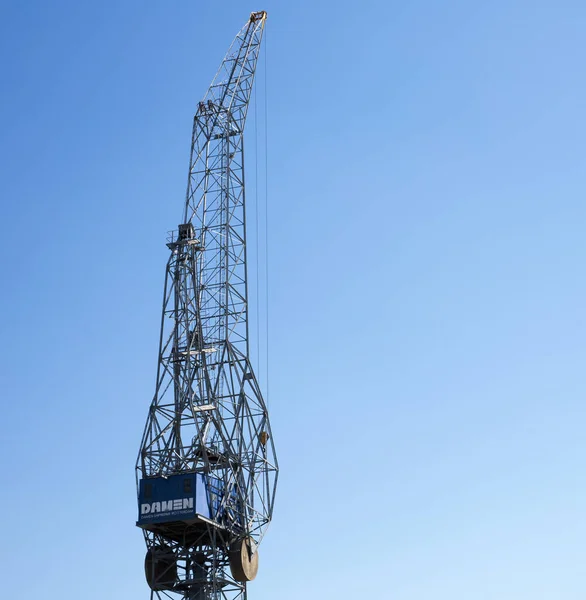 31 Temmuz 2020: Schiedam 'daki Damen Shiprepair Rotterdam adlı gemi şirketinden liman vinci.