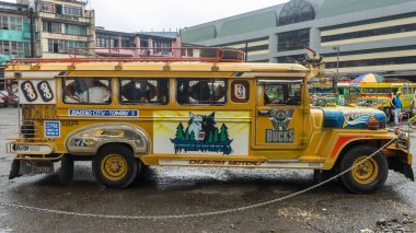 Tipik Filipinler otobüsü.