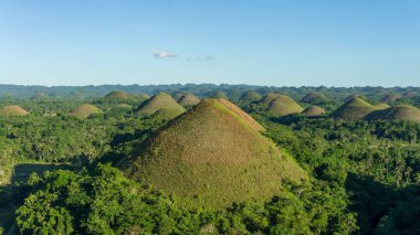 Çikolata Tepeleri manzarası