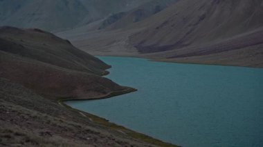 Temiz kristal Himalaya Gölü, Chandratal Gölü, Spiti Vadisi, Pan Sağa 