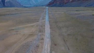 Himalayalar 'ın Spiti Vadisi, Himachal Pradesh, Vertigo Efekti' ndeki hareketli görüntüleri.