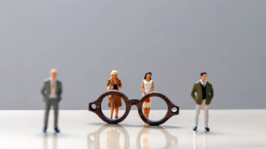 Erkekler ve kadınlar hakkında önyargılı bir görüş.