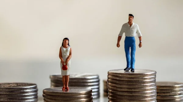Miniature Man Miniature Woman Standing Top Pile Coins — Stock Photo, Image