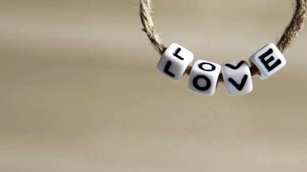 Alfabeto Amor Colgando Una Cuerda Alfabeto Amor Uno Fondo Suave — Foto de Stock