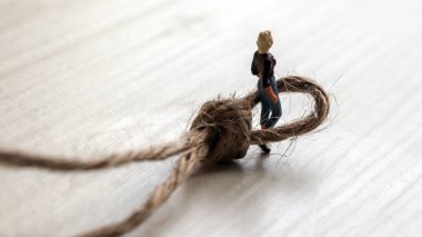 Toplumdaki kadınların yeteneklerine ilişkin kısıtlamalar.