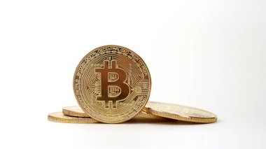 Beyaz arkaplanda Bitcoin ön planı.