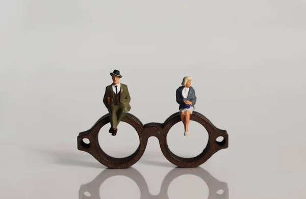 Gente Miniatura Gafas Miniatura Concepto Estereotipos Sobre Masculinidad Feminidad Que — Foto de Stock