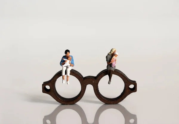 Miniature People Miniature Glasses Concept Social Prejudice Female Couples Families — Stock Photo, Image