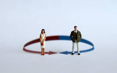 Minyatür insanlar. Cinsiyet eşitliği kavramı.