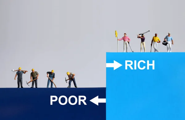 Miniature People Concept Gap Rich Poor — Stock Photo, Image